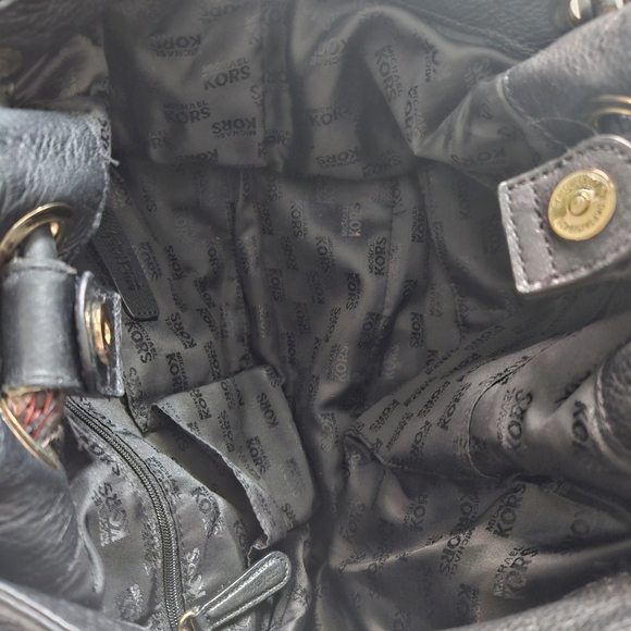 Michael Kor Black Shoulder Bag - Picture 5 of 8